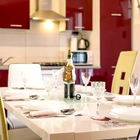 Villa 5 Bedrooms With City View Private Pool And Enclosed Garden At 2 Km Away From The Beach *
