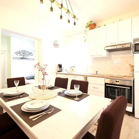 Villa 5 Bedrooms With City View Private Pool And Enclosed Garden At 2 Km Away From The Beach Zadar