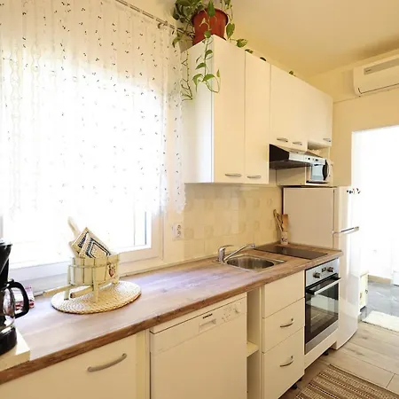 5 Bedrooms With City View Private Pool And Enclosed Garden At 2 Km Away From The Beach *