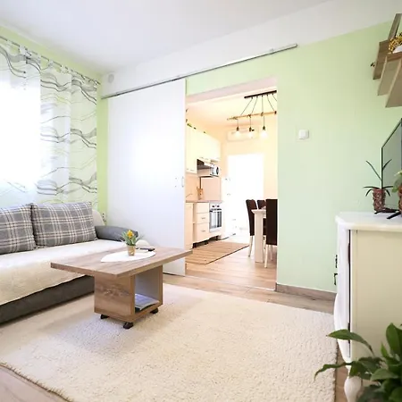 5 Bedrooms With City View Private Pool And Enclosed Garden At 2 Km Away From The Beach * ザダル