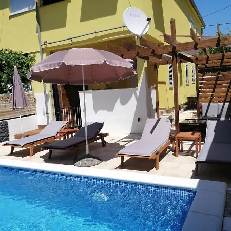 5 Bedrooms With City View Private Pool And Enclosed Garden At 2 Km Away From The Beach ヴィラ