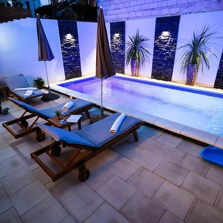 5 Bedrooms With City View Private Pool And Enclosed Garden At 2 Km Away From The Beach ヴィラ